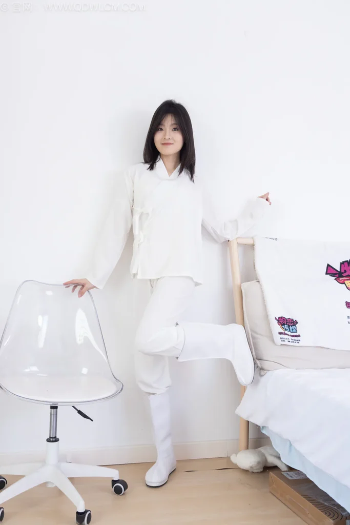 物恋传媒 NO.2551 青柠-古风长靴、薄肉丝[240P/1V/5.34GB]插图1