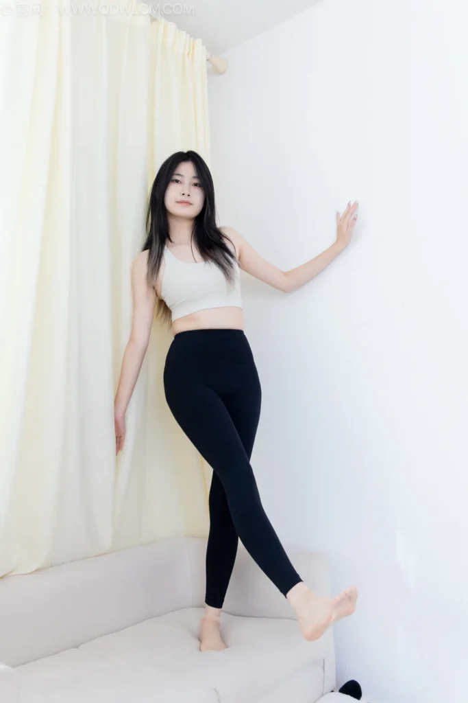 物恋传媒 NO.2561 贝壳-板鞋、帆布鞋、短肉丝、瑜伽裤[165P/1V/4.84GB]插图