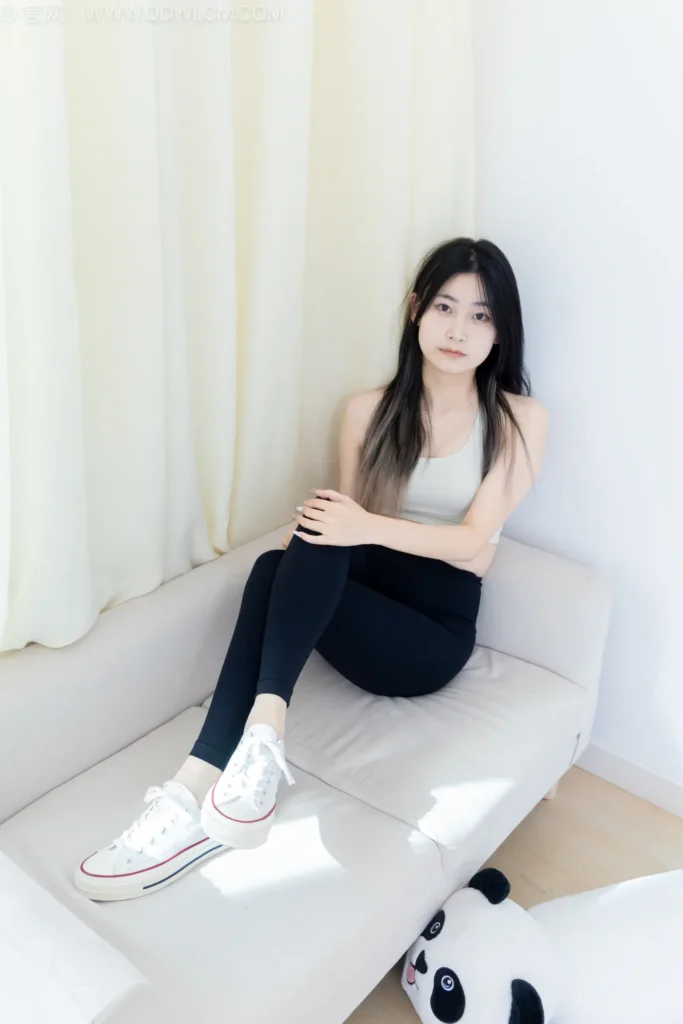 物恋传媒 NO.2561 贝壳-板鞋、帆布鞋、短肉丝、瑜伽裤[165P/1V/4.84GB]插图3