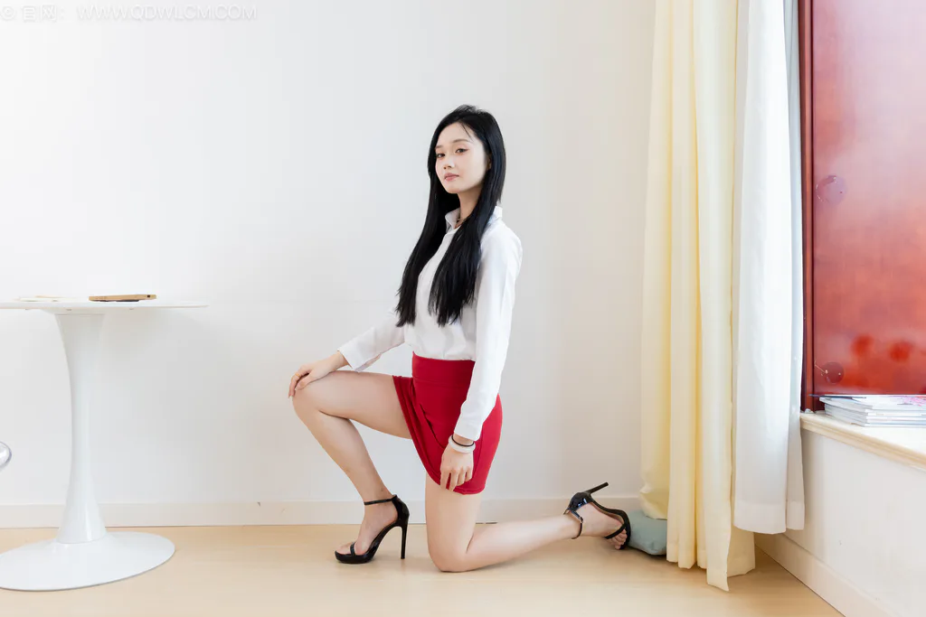 物恋传媒 NO.2564 橙子-高跟凉鞋、薄肉丝[210P/1V/3.73GB]插图2