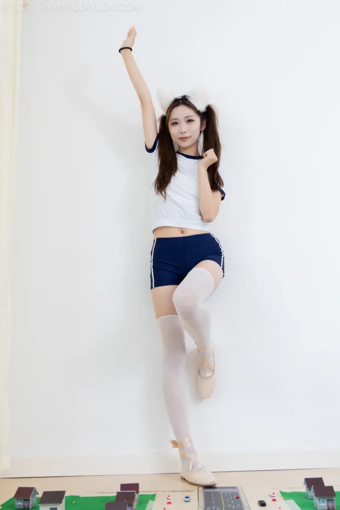 物恋传媒 NO.2565 泡泡-平底鞋、薄白丝大腿袜、体操服[158P/1V/3.59GB]插图2