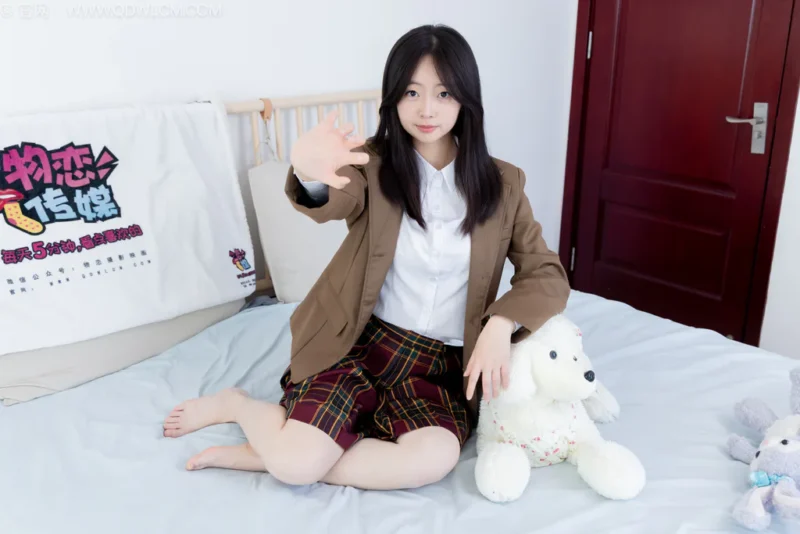 物恋传媒 NO.2567 萌萌-短靴、白棉袜、裸足、jk制服[150P/1V/3.61GB]-无料摄影圈