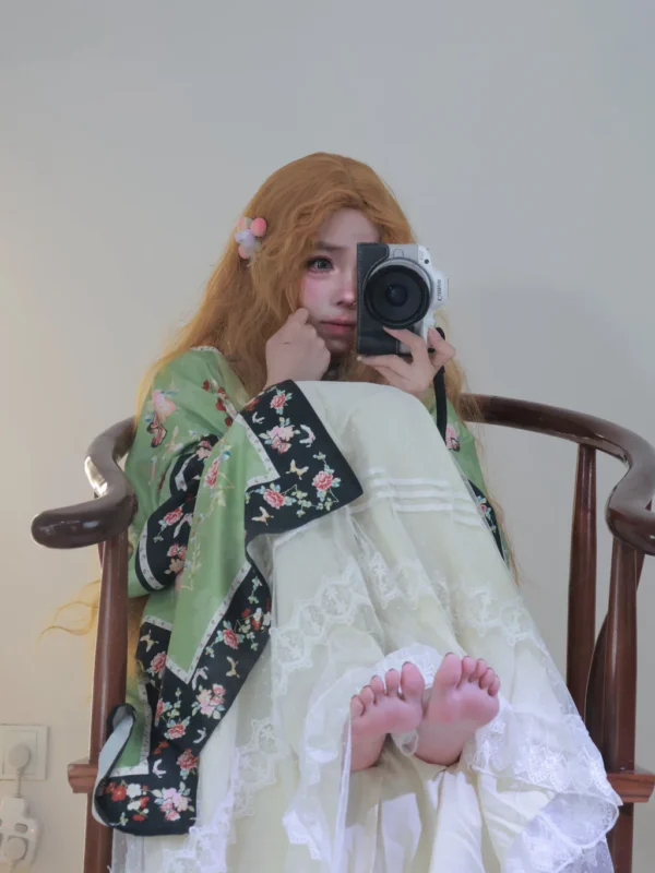 小羊蛋卷 022 金毛狮王[13P/105M]-无料摄影圈