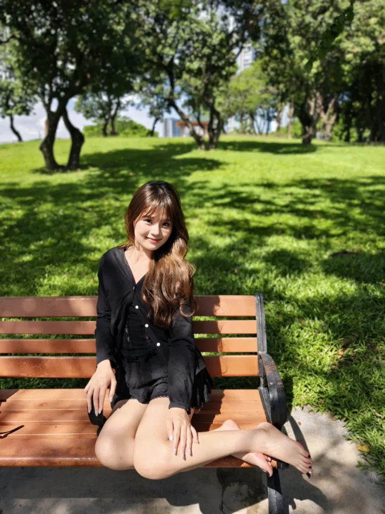 个人约拍 – 001号作品 草地约拍 00后学妹[509P/141V/5.30GB]插图1