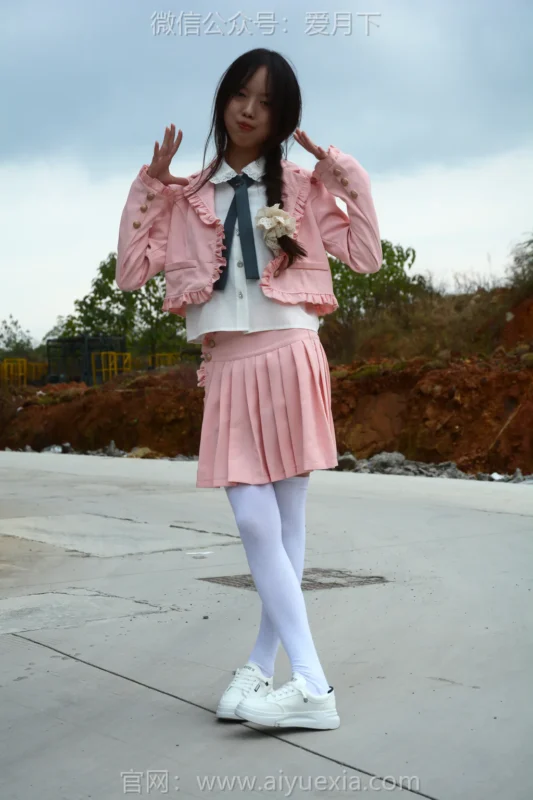 爱月下 NO.012 情情【粉色小清新】室外温度6度，你让我穿这个？南方太冷了[121P/1V/5.86GB]-无料摄影圈