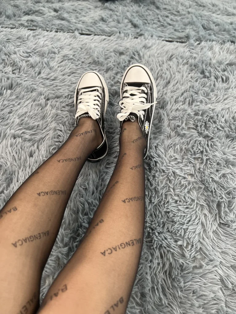 三禾摄影 NO.061 字母黑丝 帆布鞋[173P/1.22GB]插图3