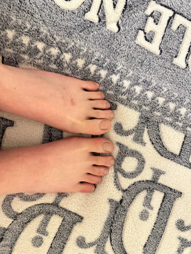 脚模面试脸足同框套路系列-226 棕发小妹[7V/38M]插图2