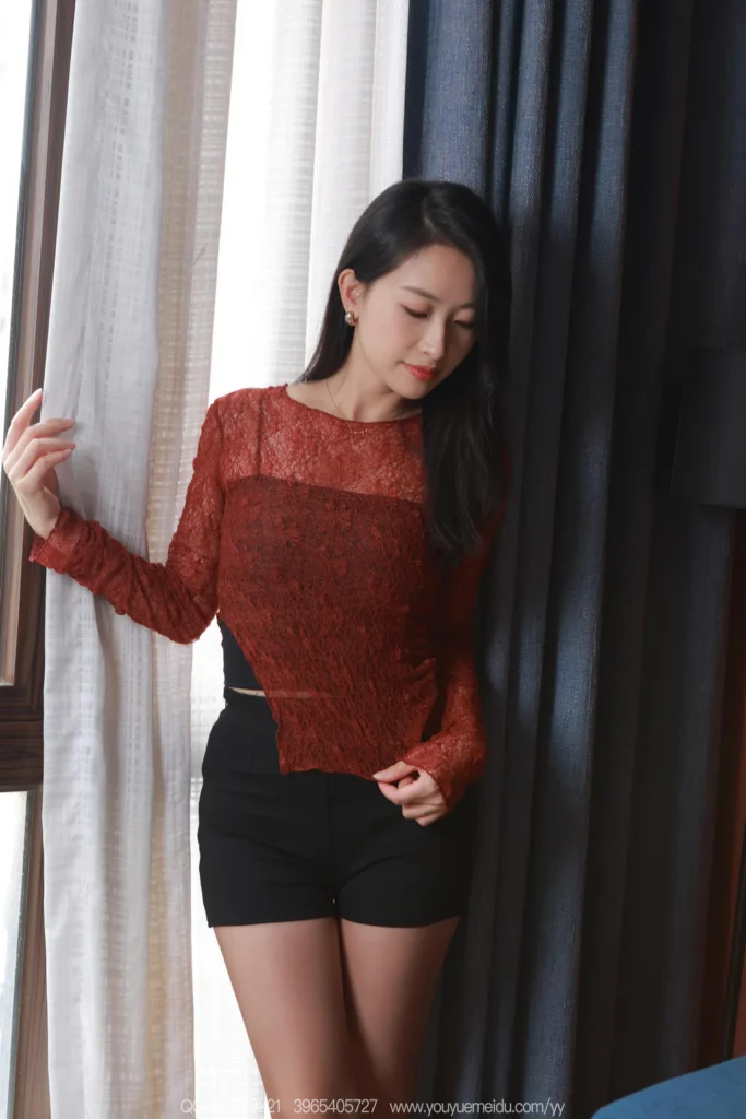 [IESS异思趣向] 2025.11.14 丝享家2210：小婕《玉姐天花板（下）》[90P/97MB]插图2