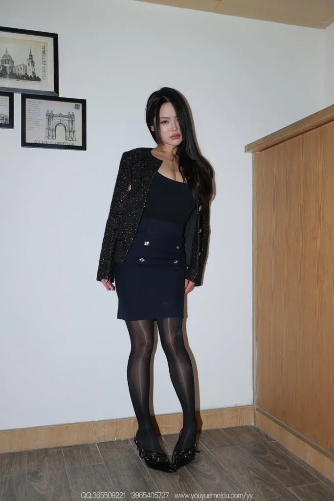 [IESS异思趣向] 2025.11.15 丝享家2211：兔兔《油亮丝（上）》[72P/105MB]插图