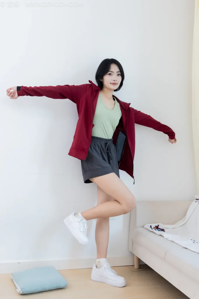 物恋传媒 NO.2572 小爱-板鞋、白棉袜、裸足[151P/1V/3.69GB]插图1