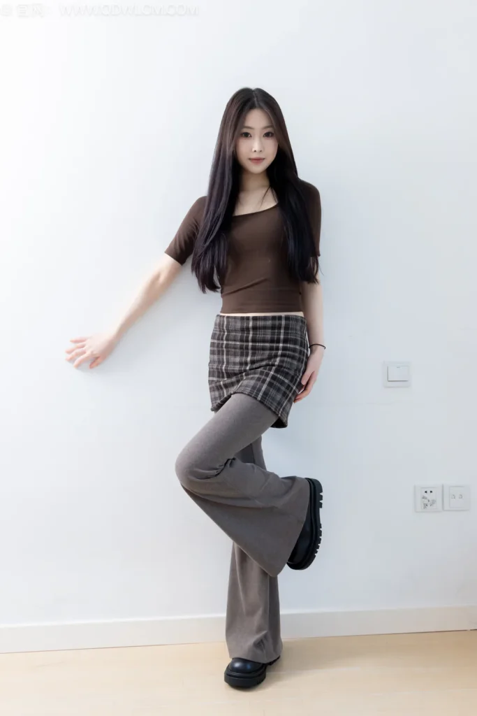 物恋传媒 NO.2573 小羊-短靴、薄灰丝、裤里丝[157P/1V/4.21GB]插图1