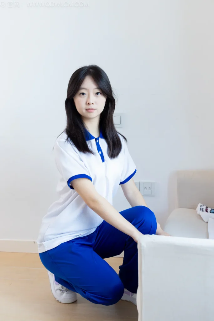 物恋传媒 NO.2576 萌萌-板鞋、白棉袜、裸足、校服[153P/1V/3.51GB]插图