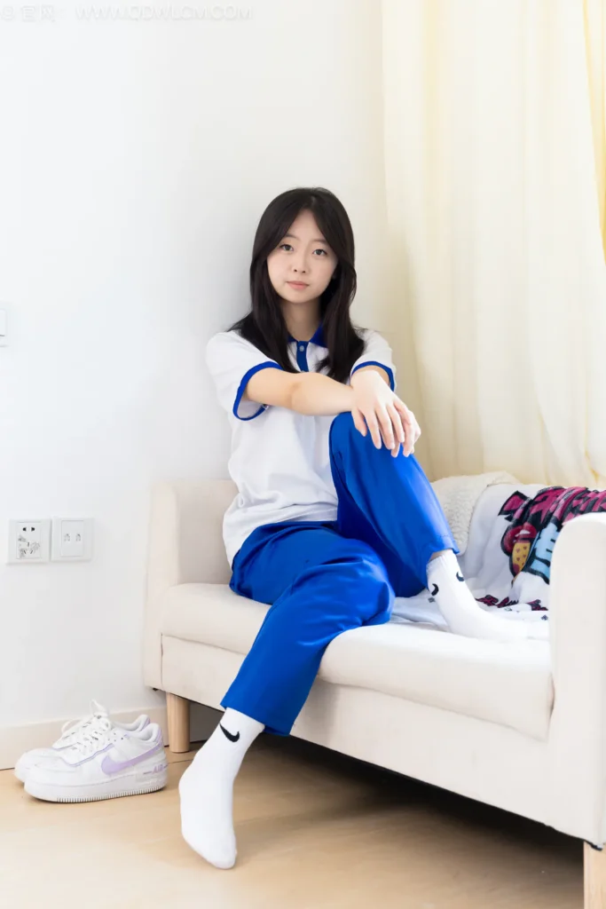 物恋传媒 NO.2576 萌萌-板鞋、白棉袜、裸足、校服[153P/1V/3.51GB]插图1