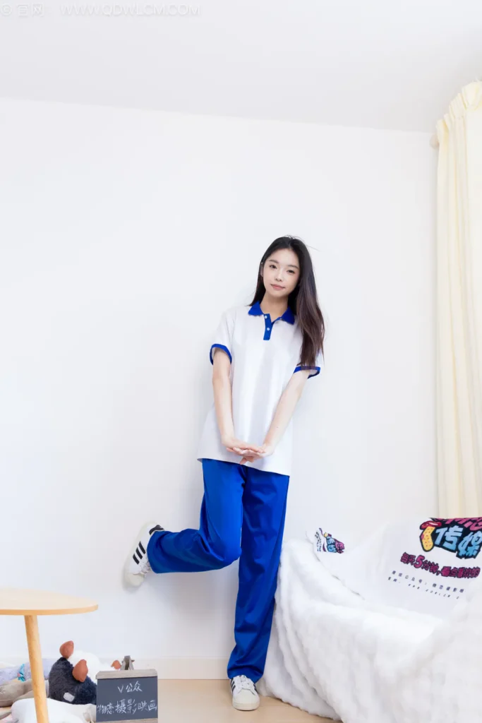 物恋传媒 NO.2579 青提-板鞋、白棉袜、裸足、校服[150P/1V/3.58GB]插图