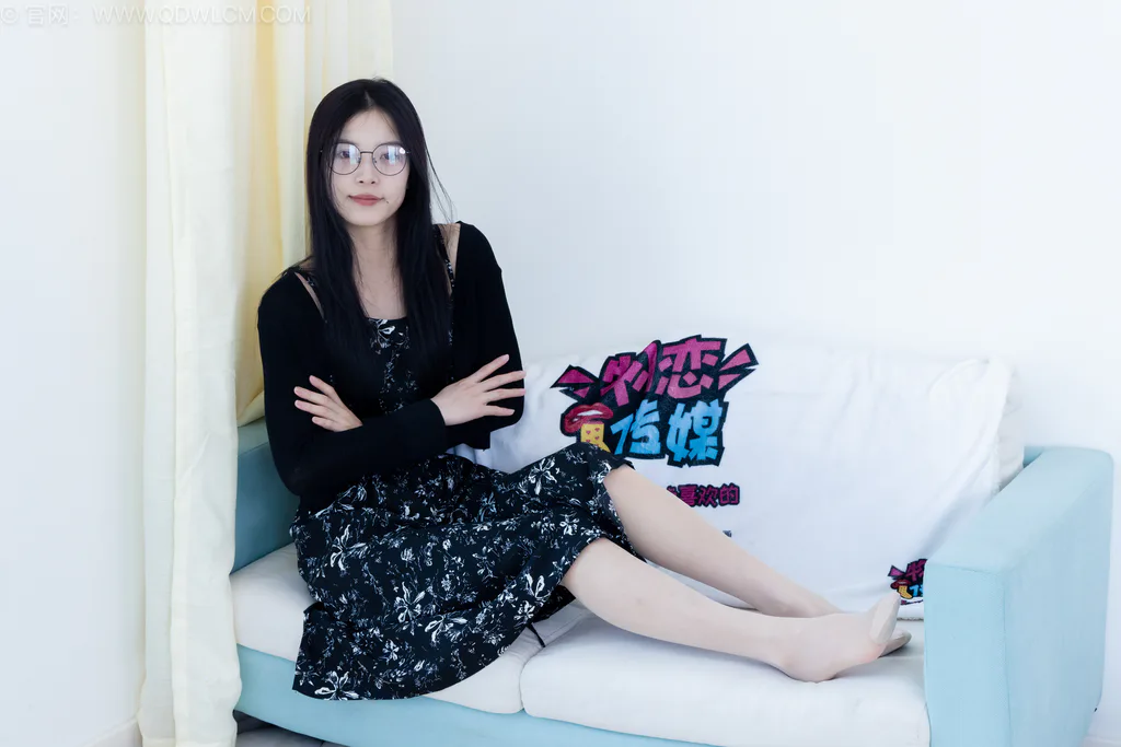 物恋传媒 NO.2580 茯苓-平底鞋、薄肉丝、裸足[150P/1V/4.88GB]插图1