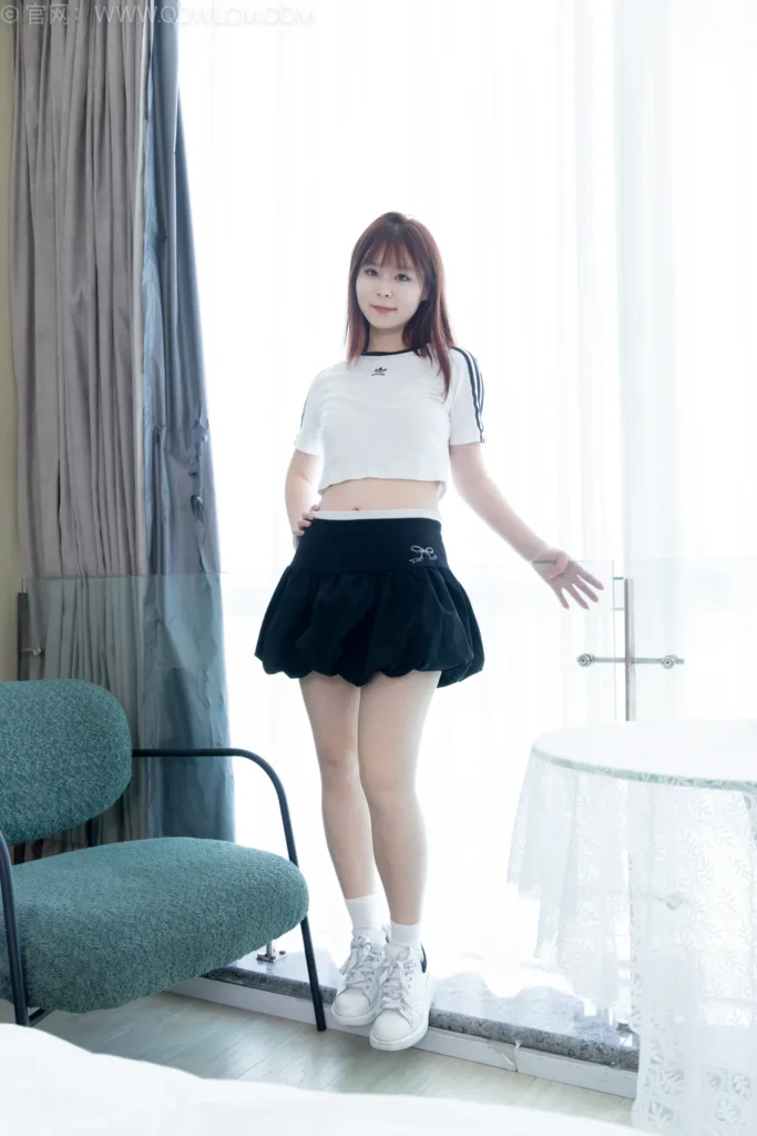 物恋传媒 NO.2582 面面-板鞋、纯白棉袜、裸足[150P/1V/3.89GB]插图1