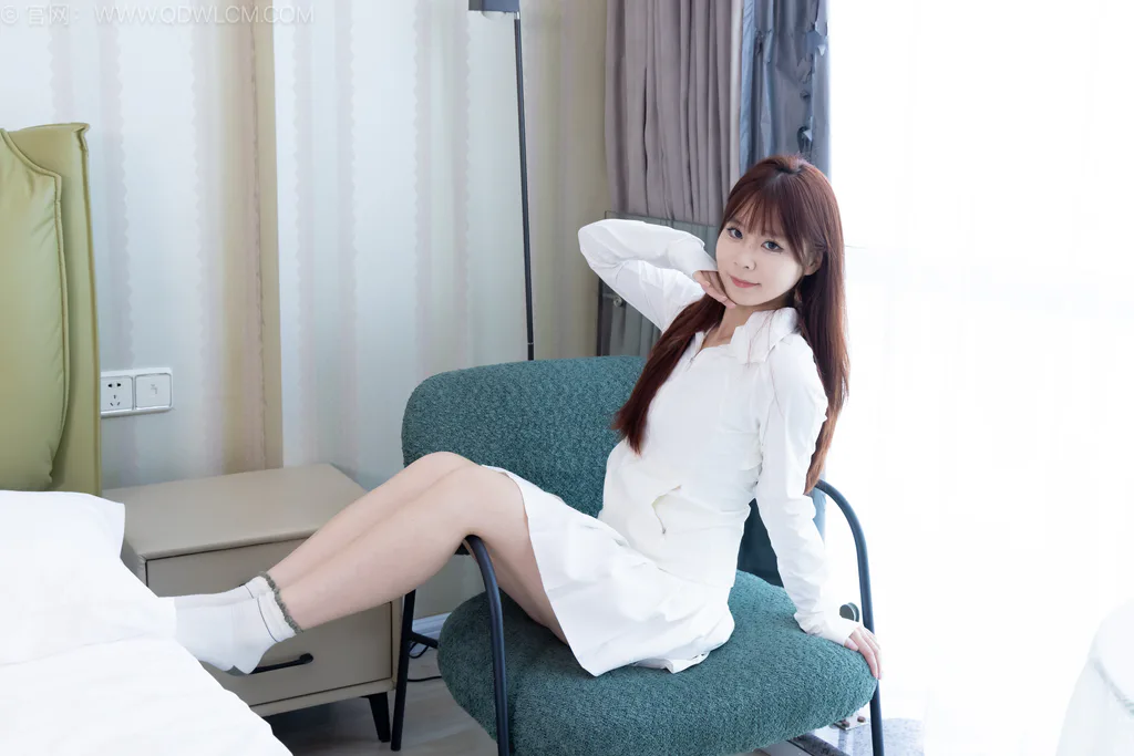 物恋传媒 NO.2587 面面-板鞋、白棉袜、裸足[143P/1V/3.65GB]插图3