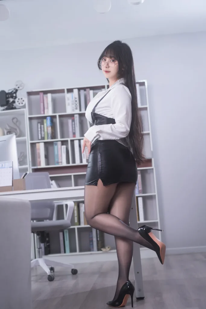 浅安安 NO.004 – OL眼镜娘[20P/338MB]插图2