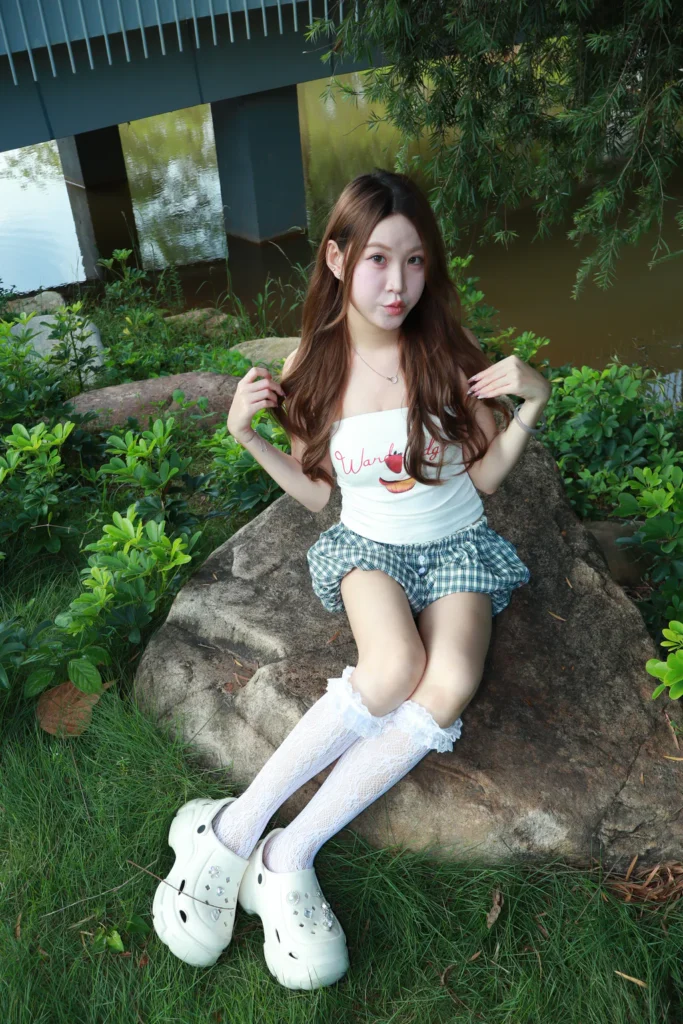 个人约拍 – 011号作品 洞洞鞋船袜[346P/54V/5.89GB]插图1