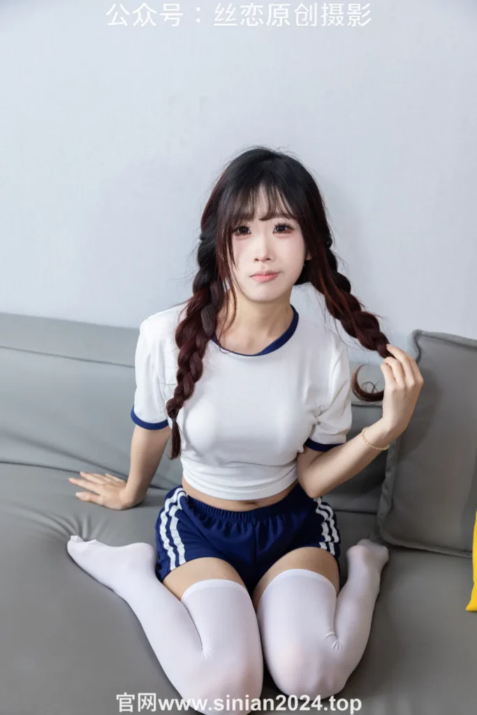 丝恋摄影 NO.056 小梦-经典蓝白体操服 厚白丝袜 白色帆布鞋[197P/1V/3.81GB]插图3