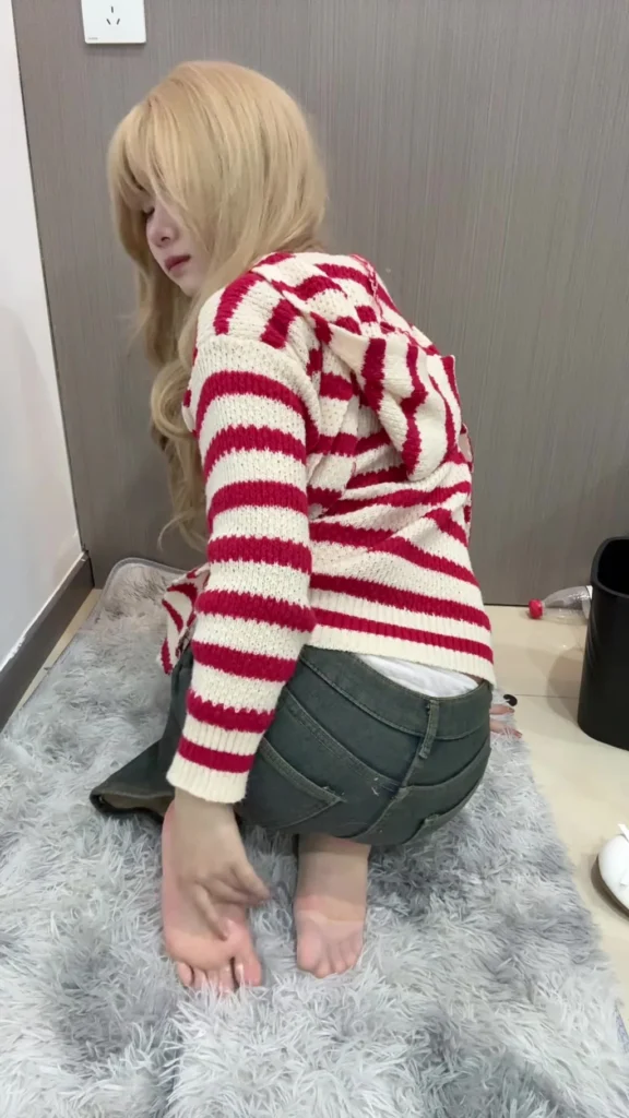 脚模面试脸足同框套路系列-229 [7V/1.39G]插图2