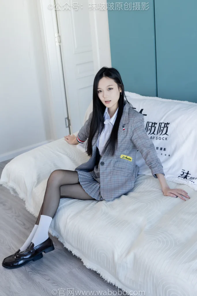 [BoBoSocks袜啵啵]NO.646 焦糖-皮鞋、白棉袜、薄黑丝[163P/1V/8.14GB]插图2