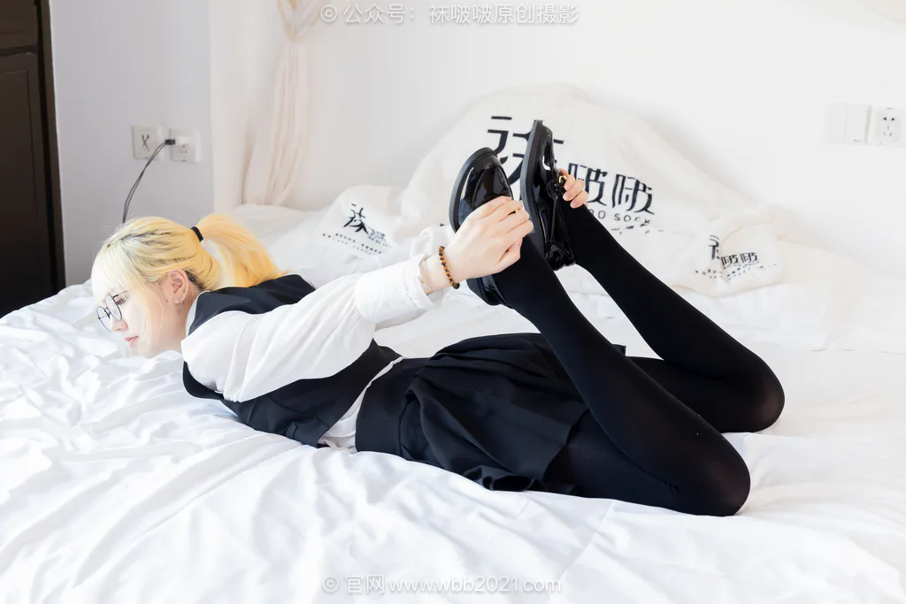 [BoBoSocks袜啵啵]NO.653 小甜豆-皮鞋、厚黑丝、瑜伽动作[146P/1V/5.59GB]插图3