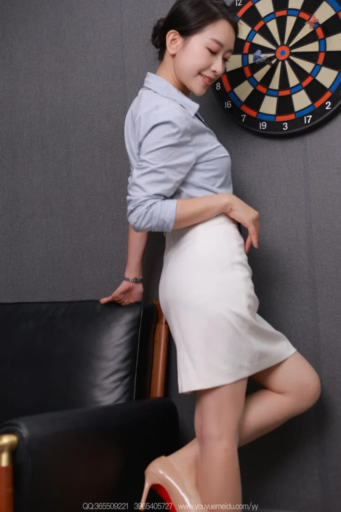 [IESS异思趣向] 2025.11.27 丝享家2222：小婕《OL制服（下）》[97P/85MB]插图