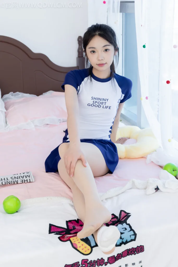 物恋传媒 NO.2596 青提-帆布鞋、白棉袜、薄肉丝[139P/1V/3.91GB]插图2