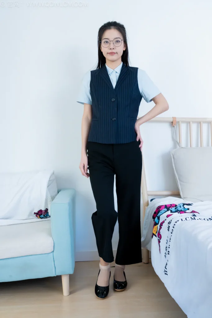 物恋传媒 NO.2603 茯苓-平底鞋、短肉丝、短黑丝、薄肉丝、银行制服[230P/1V/8.42GB]插图1