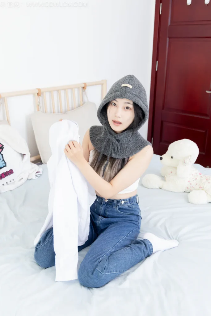 物恋传媒 NO.2604 贝壳-板鞋、纯白高筒棉袜、裸足[155P/1V/4.18GB]插图3