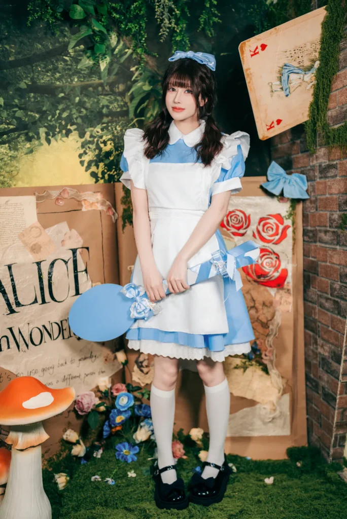 鹿八岁 NO.030 – 爱丽丝梦游仙境[24P/960MB]插图1