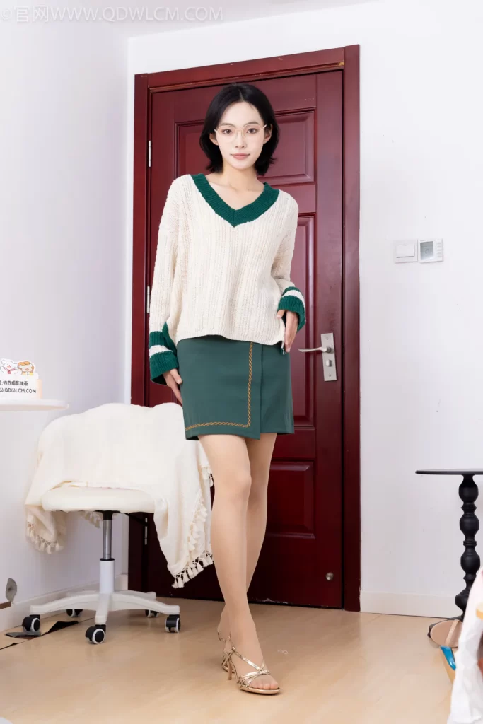 物恋传媒 NO.2616 小爱-三双高跟凉鞋、薄肉丝、裸足[163P/1V/7.77GB]插图1