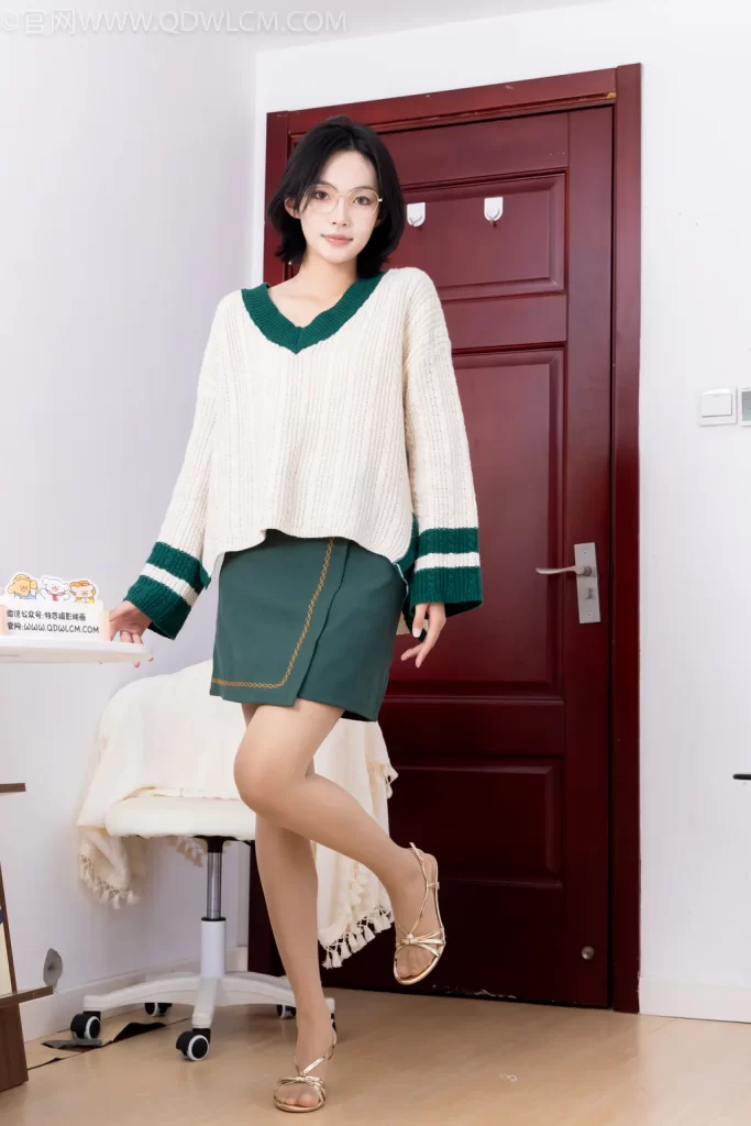 物恋传媒 NO.2616 小爱-三双高跟凉鞋、薄肉丝、裸足[163P/1V/7.77GB]插图2