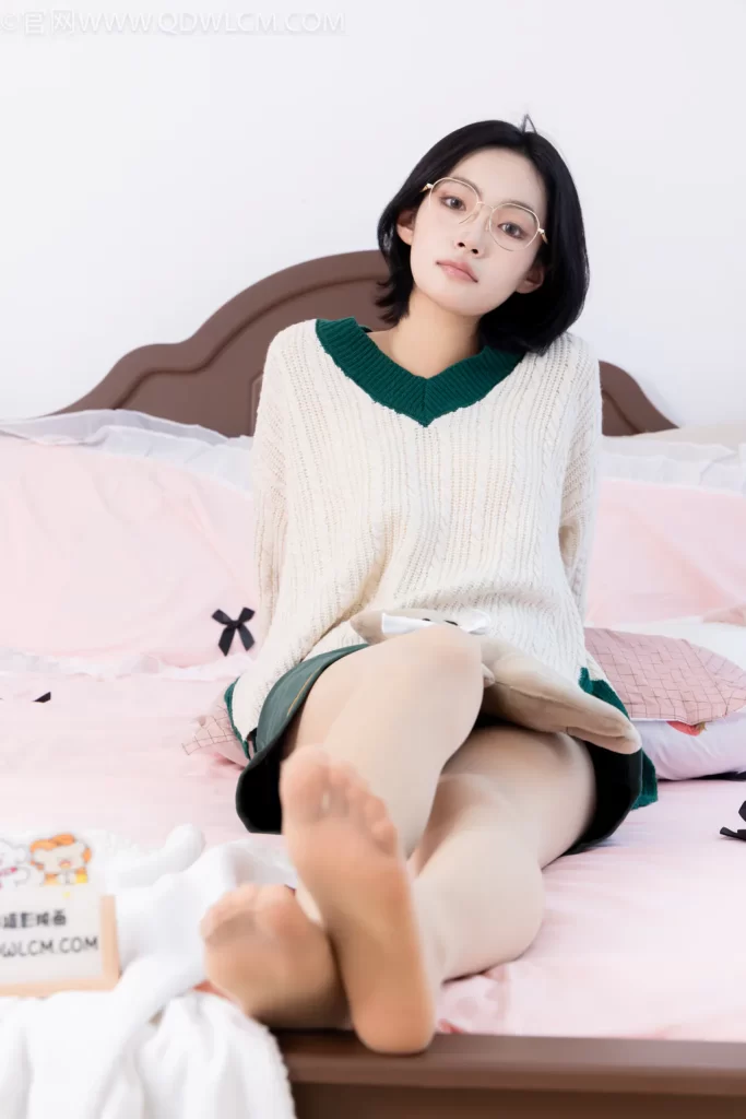 物恋传媒 NO.2616 小爱-三双高跟凉鞋、薄肉丝、裸足[163P/1V/7.77GB]插图3