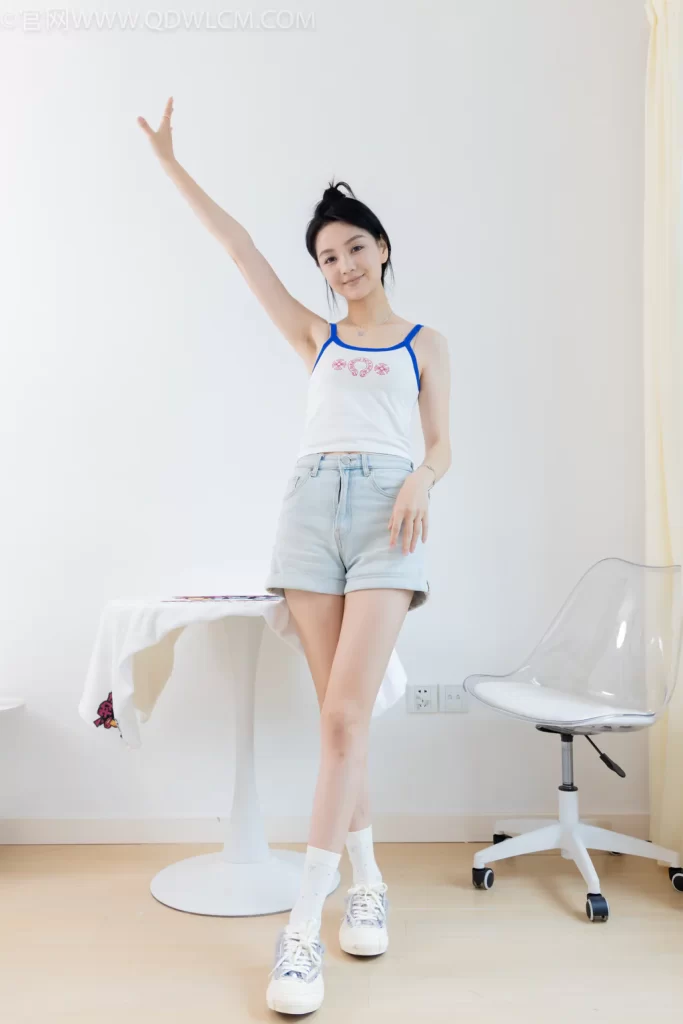 物恋传媒 NO.2619 小熊-帆布鞋、白棉袜、裸足[148P/1V/3.56GB]插图2