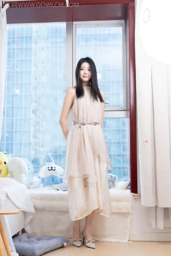 物恋传媒 NO.2623 小暖-高跟鞋、白棉袜、裸足[162P/1V/3.90GB]插图1