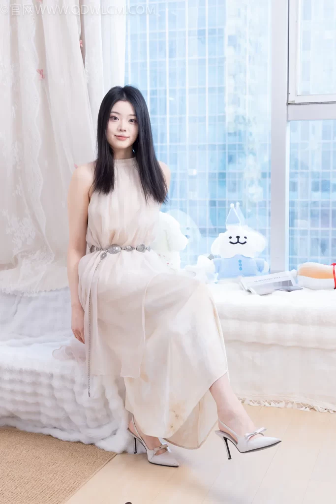 物恋传媒 NO.2623 小暖-高跟鞋、白棉袜、裸足[162P/1V/3.90GB]插图