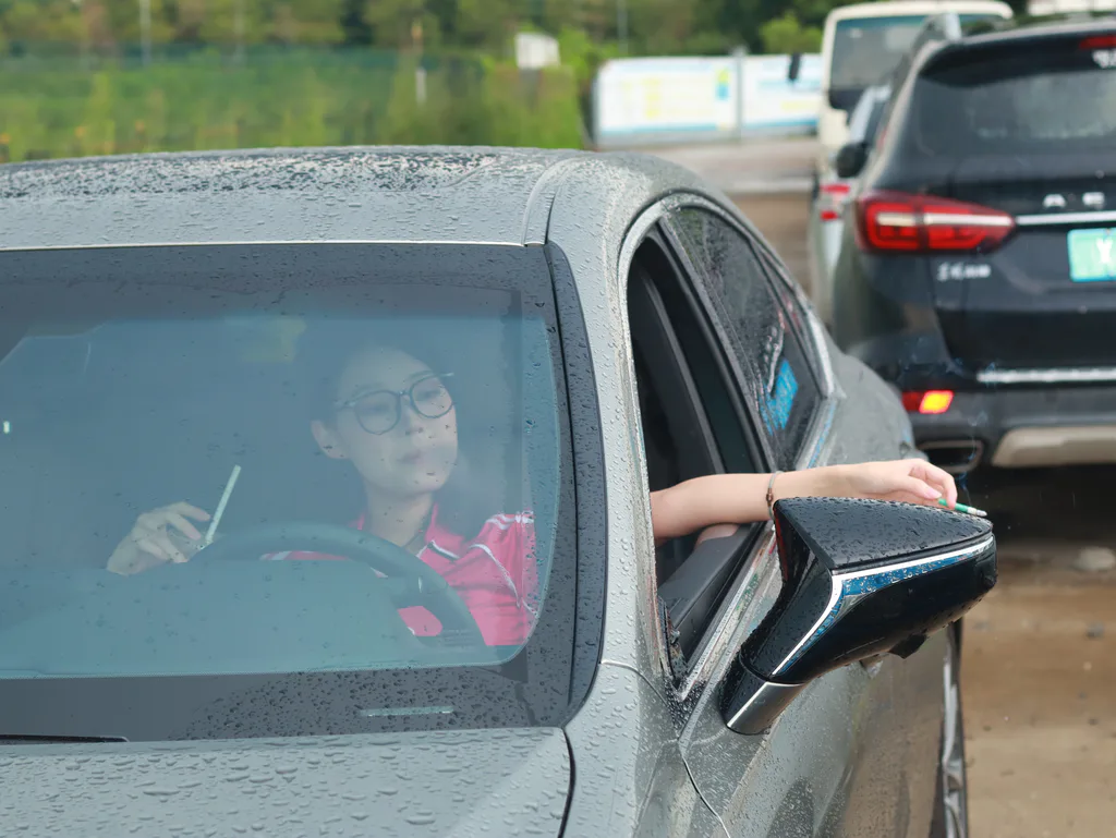 约拍系列 015号作品 车拍03年小妹[350P/43V/5.85GB]插图3