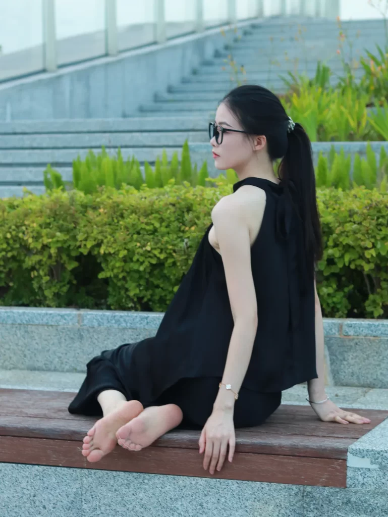 约拍系列 018号作品 02框眼镜小妹[258P/55V/4.30GB]插图2