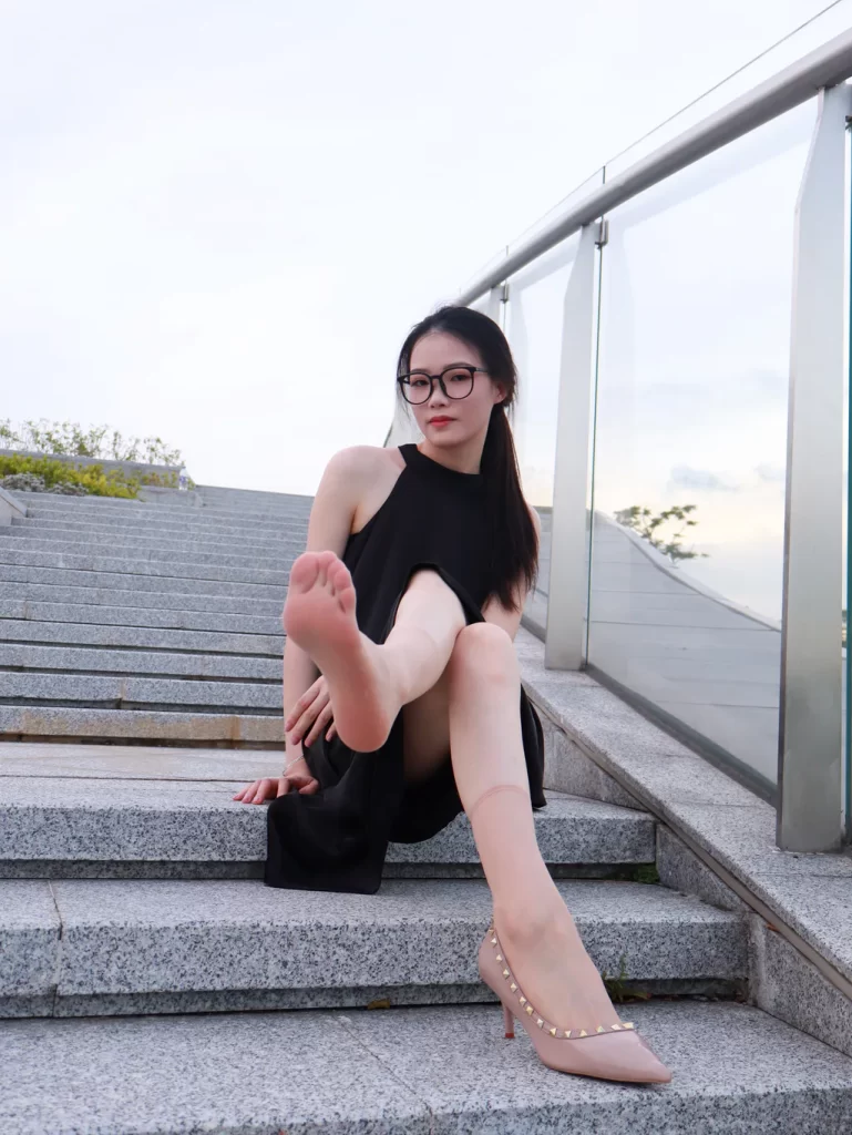 约拍系列 018号作品 02框眼镜小妹[258P/55V/4.30GB]插图1