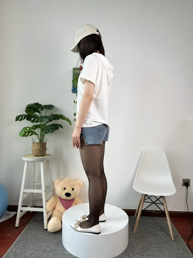 三禾摄影 NO.074 卫衣 短裤 黑丝 高跟[311P/1V/1.14GB]插图1