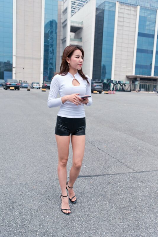 精选街拍 No.474 极品长腿性感一字带凉高（一） [70P/118M]-无料摄影圈