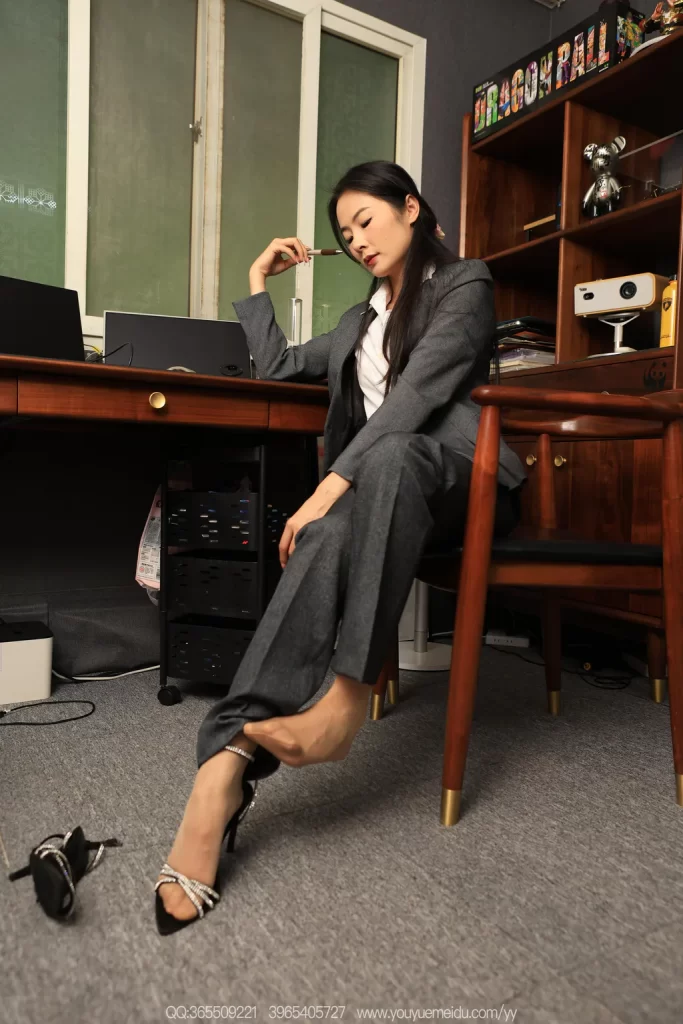 [IESS异思趣向] 2026.02.07 丝享家2258：小金《西服凉高》[86P/97MB]插图3