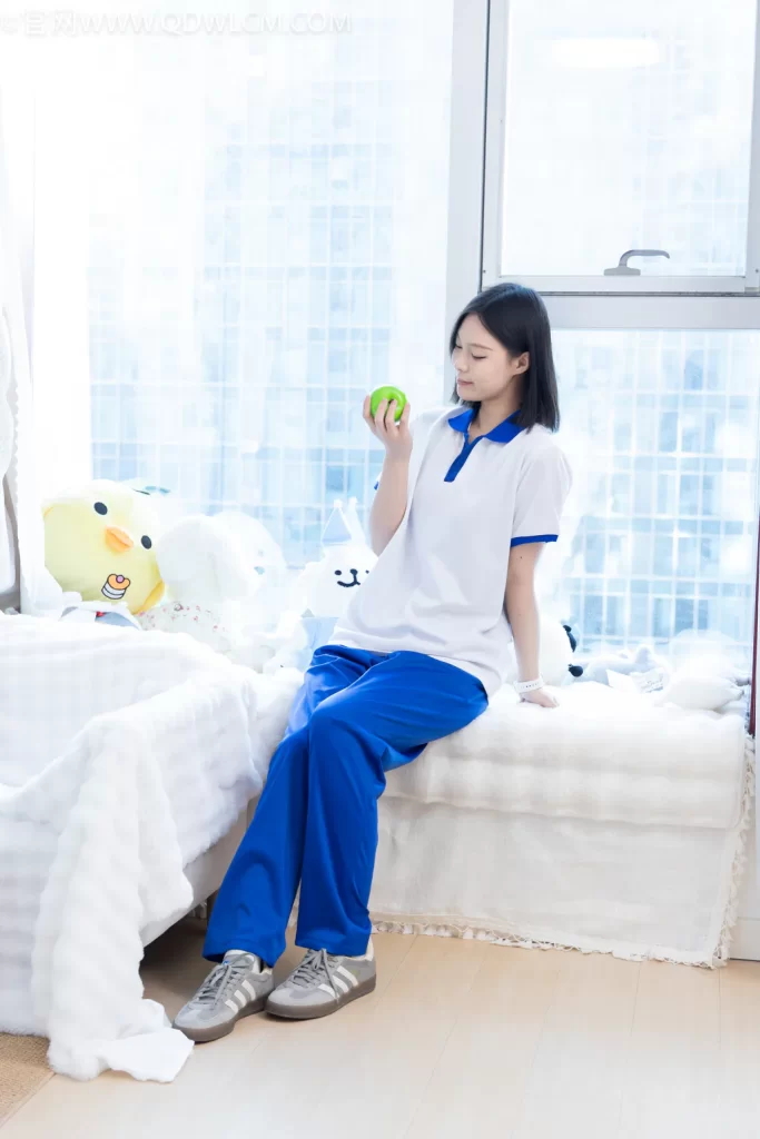 物恋传媒 NO.2625 紫苏-板鞋、白棉袜、裸足[152P/1V/3.94GB]插图