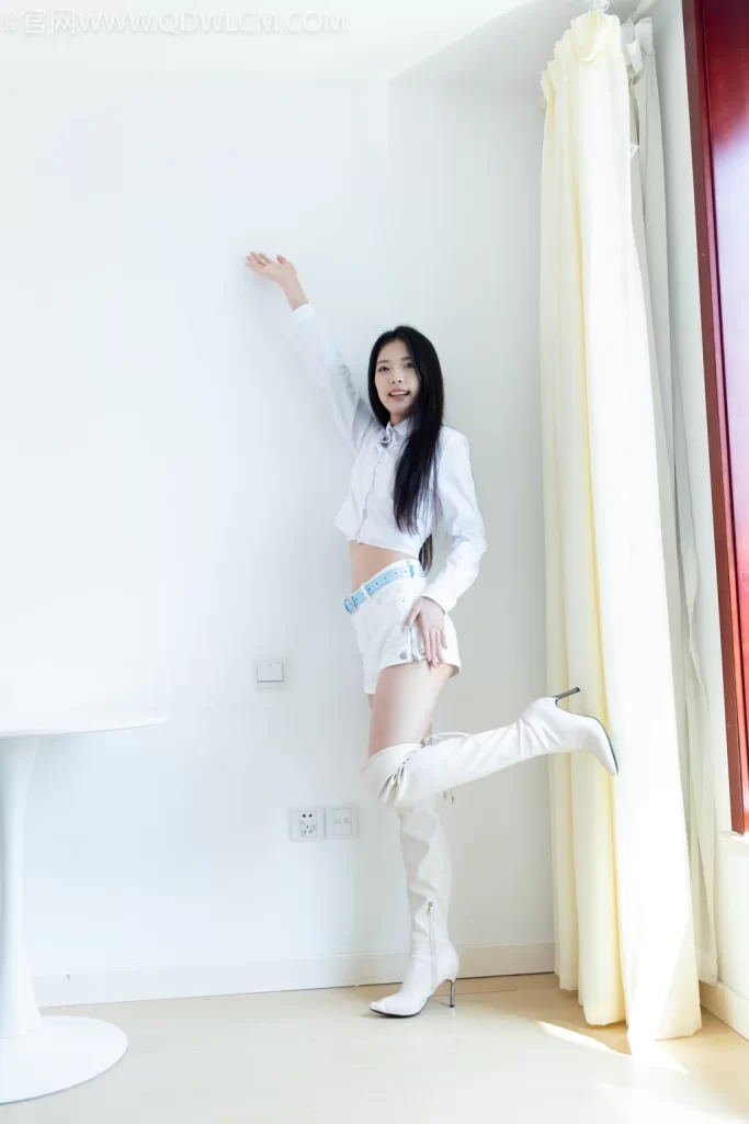 物恋传媒 NO.2626 茯苓-长靴、白棉袜、裸足[181P/1V/4.19GB]插图1