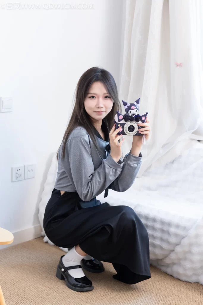 物恋传媒 NO.2629 南星-皮鞋、白棉袜、裸足[150P/1V/3.66GB]插图2