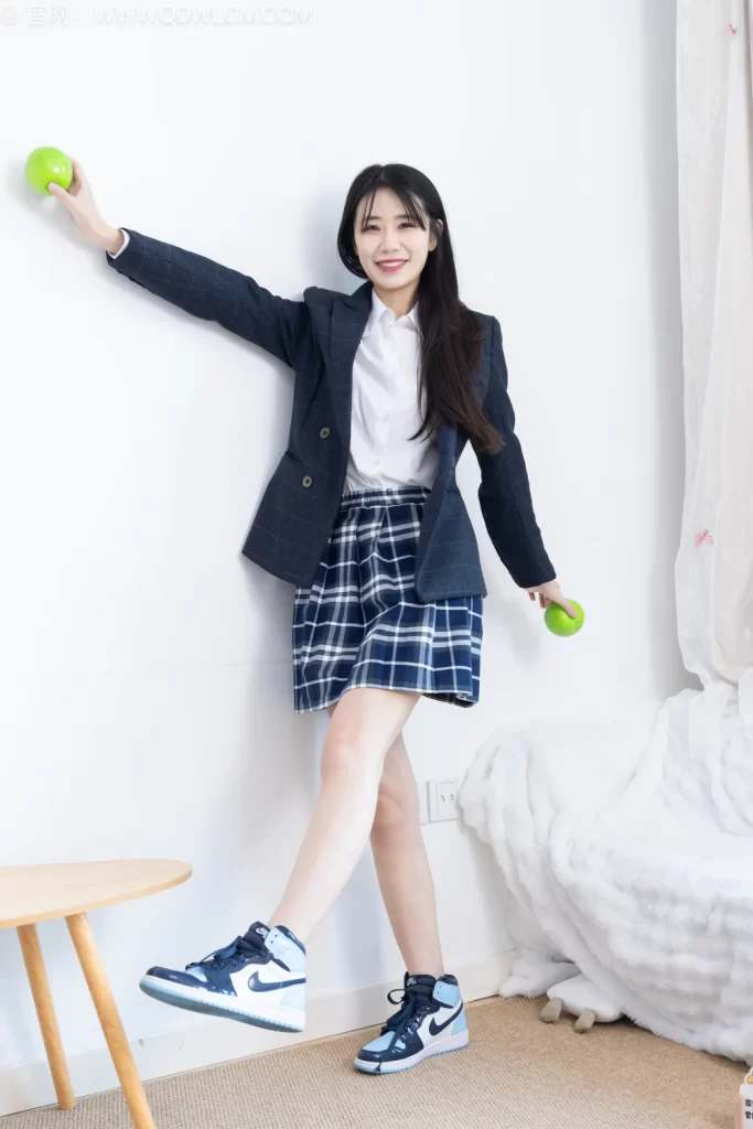 物恋传媒 NO.2630 菜菜-皮鞋、薄灰丝、裸足、jk制服[164P/1V/4.01GB]插图
