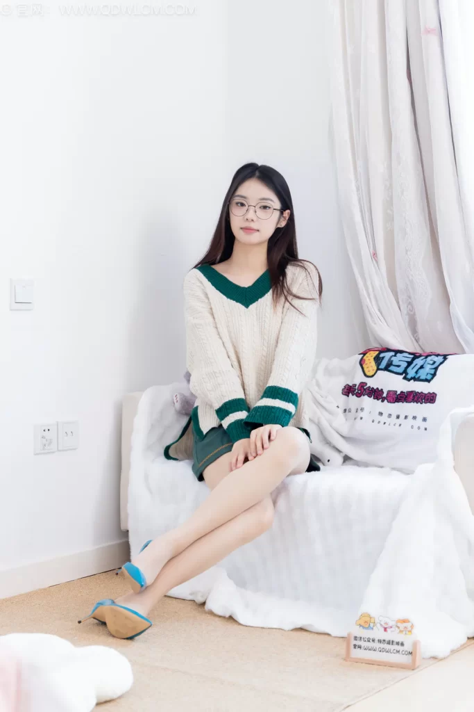 物恋传媒 NO.2635 青提-高跟凉鞋、薄肉丝、裸足[150P/1V/6.61GB]插图1