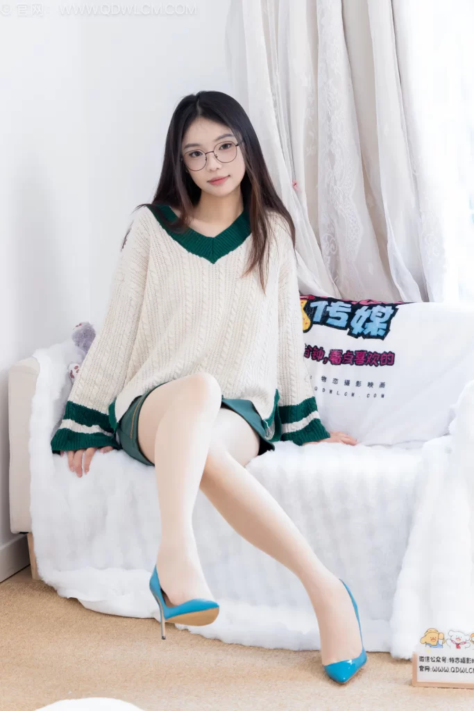 物恋传媒 NO.2635 青提-高跟凉鞋、薄肉丝、裸足[150P/1V/6.61GB]插图2